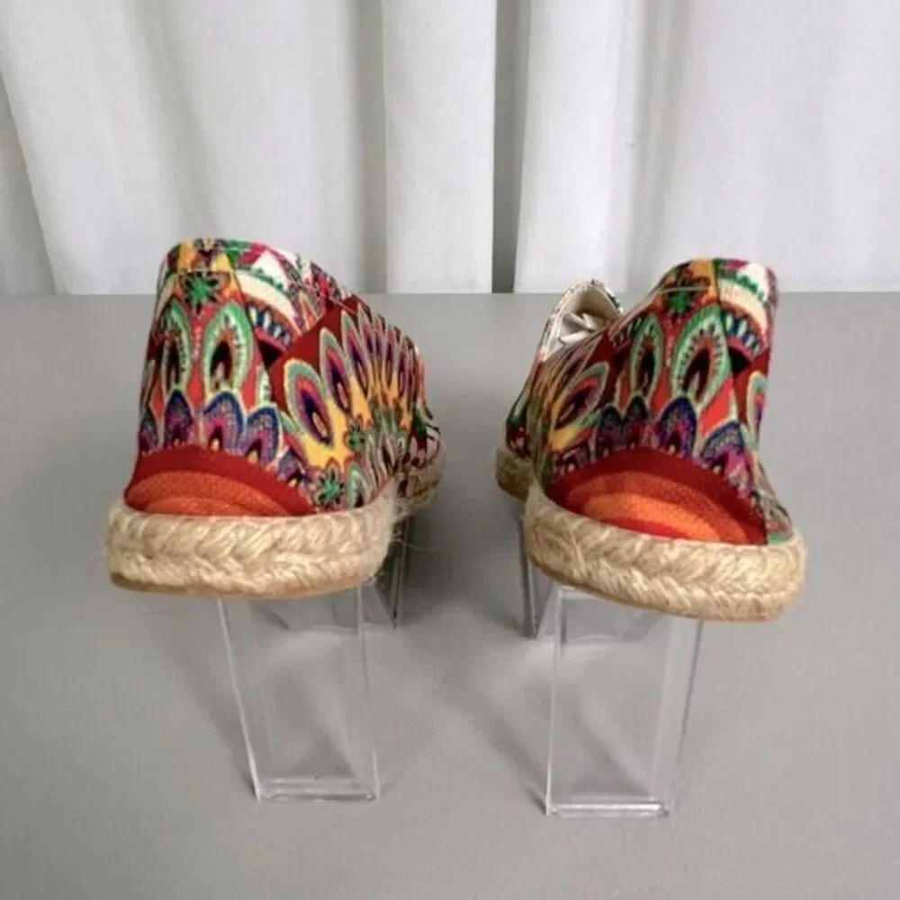 LA MAISON DE L’ ESPADRILLES WOMENS SIZE 8 MULTICOLORED WITH RHINESTONES